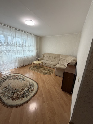 Продам многокомнатную квартиру, 40 лет Победы ул, 1, Ишим г