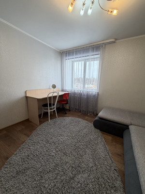 Продам многокомнатную квартиру, 40 лет Победы ул, 1, Ишим г