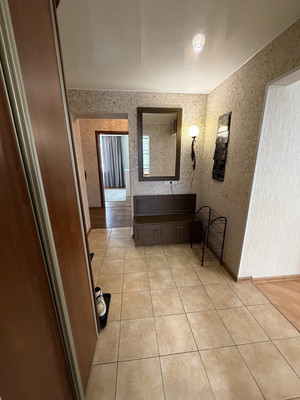 Продам многокомнатную квартиру, 40 лет Победы ул, 1, Ишим г