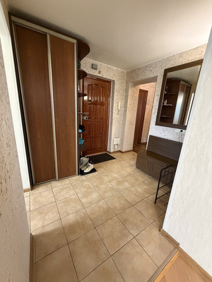 Продам многокомнатную квартиру, 40 лет Победы ул, 1, Ишим г