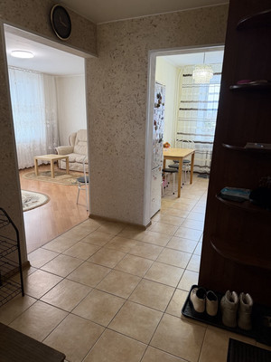 Продам многокомнатную квартиру, 40 лет Победы ул, 1, Ишим г