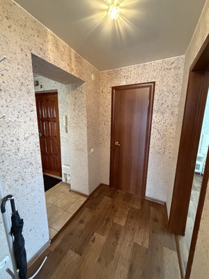 Продам многокомнатную квартиру, 40 лет Победы ул, 1, Ишим г