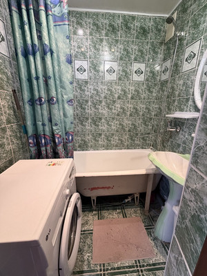 Продам многокомнатную квартиру, 40 лет Победы ул, 1, Ишим г