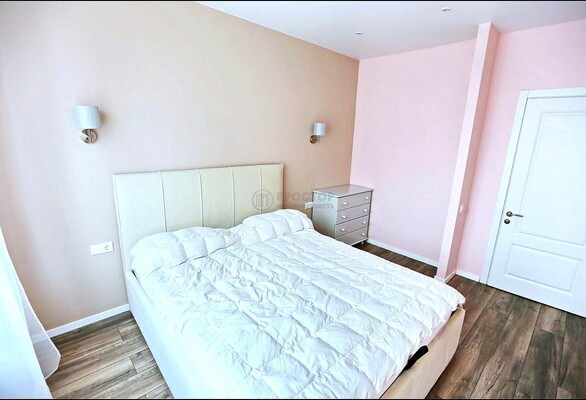 Продам однокомнатную (1-комн.) квартиру, Бачуринская ул, 7к2, Коммунарка п