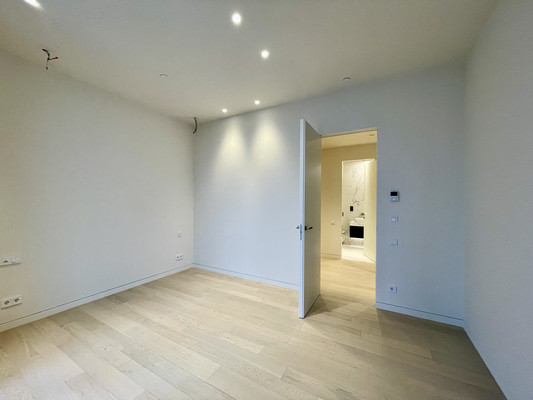 Продам трехкомнатную (3-комн.) квартиру, Краснопресненская наб, 14Ак3, Москва г