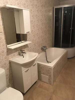 Продам трехкомнатную (3-комн.) квартиру, Салгирная ул, 23, Белоглинка с