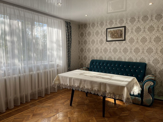 Продам трехкомнатную (3-комн.) квартиру, Салгирная ул, 23, Белоглинка с