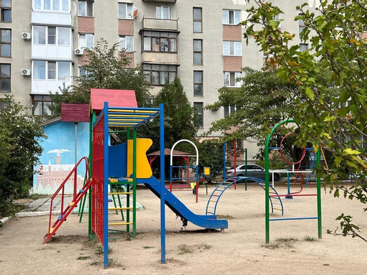 Продам трехкомнатную (3-комн.) квартиру, Салгирная ул, 23, Белоглинка с