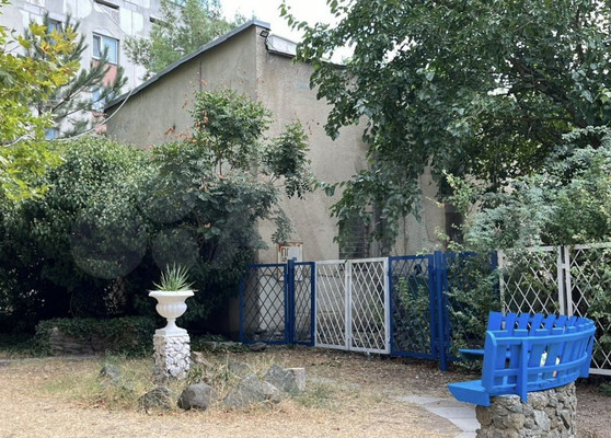 Продам трехкомнатную (3-комн.) квартиру, Салгирная ул, 23, Белоглинка с