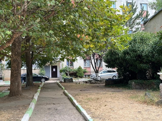 Продам трехкомнатную (3-комн.) квартиру, Салгирная ул, 23, Белоглинка с