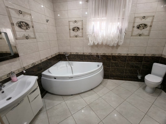 Продам двухкомнатную (2-комн.) квартиру, Северная ул, 88, Кропоткин г