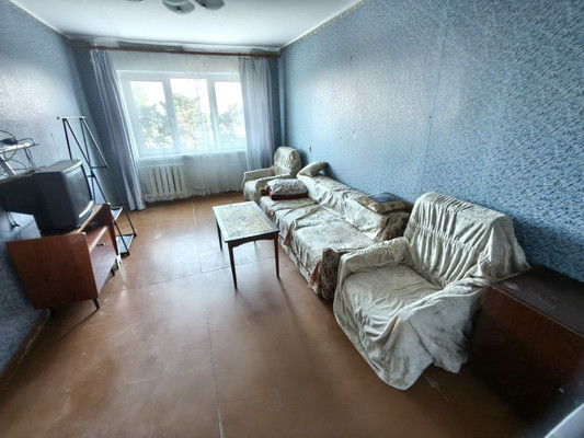 Продам трехкомнатную (3-комн.) квартиру, Черноморская ул, 81, Кропоткин г