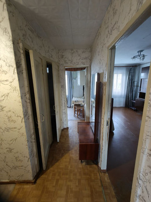 Продам трехкомнатную (3-комн.) квартиру, Черноморская ул, 81, Кропоткин г