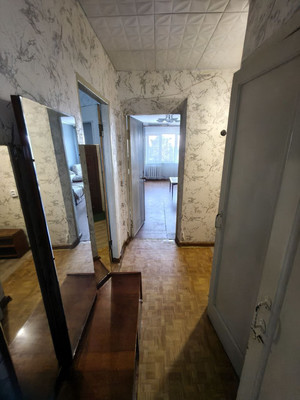 Продам трехкомнатную (3-комн.) квартиру, Черноморская ул, 81, Кропоткин г