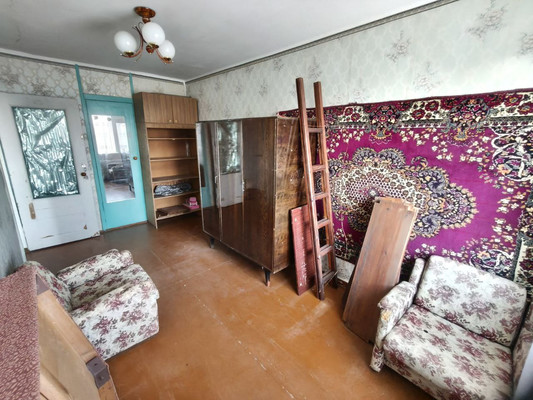 Продам трехкомнатную (3-комн.) квартиру, Черноморская ул, 81, Кропоткин г