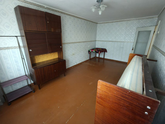 Продам трехкомнатную (3-комн.) квартиру, Черноморская ул, 81, Кропоткин г