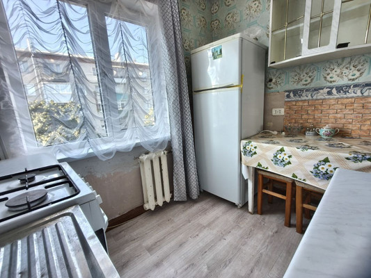 Продам трехкомнатную (3-комн.) квартиру, Черноморская ул, 81, Кропоткин г