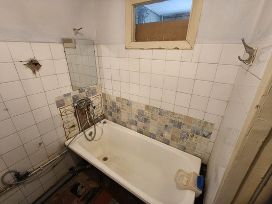 Продам трехкомнатную (3-комн.) квартиру, Черноморская ул, 81, Кропоткин г