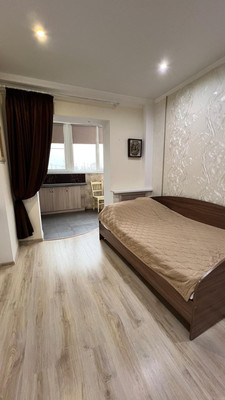 Продам двухкомнатную (2-комн.) квартиру, Октябрьская ул, 8ак1, Тихорецк г