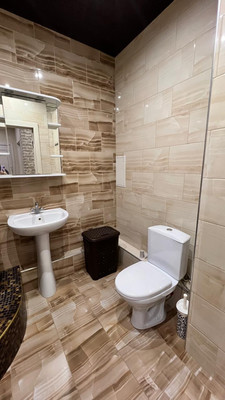 Продам двухкомнатную (2-комн.) квартиру, Октябрьская ул, 8ак1, Тихорецк г