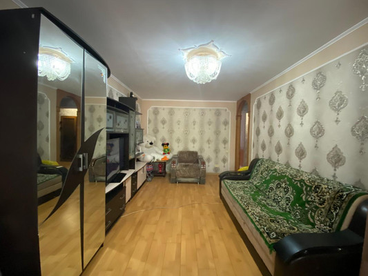 Продам трехкомнатную (3-комн.) квартиру, Калинина ул, 88к45, Тихорецк г