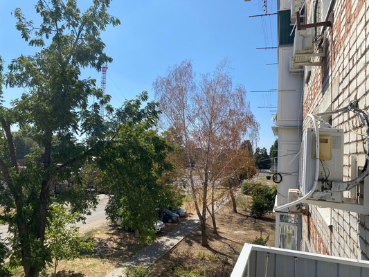 Продам однокомнатную (1-комн.) квартиру, Подвойского ул, 121, Тихорецк г