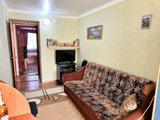 Продам трехкомнатную (3-комн.) квартиру, Октябрьская ул, 6, Тихорецк г