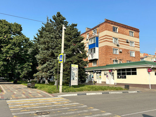 Продам трехкомнатную (3-комн.) квартиру, Октябрьская ул, 6, Тихорецк г