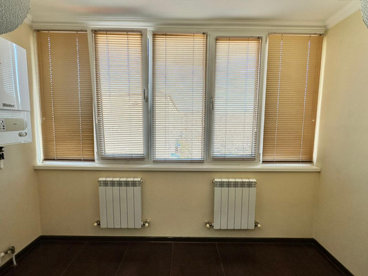 Продам трехкомнатную (3-комн.) квартиру, Октябрьская ул, 97а, Тихорецк г