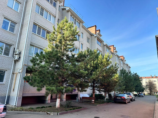 Продам трехкомнатную (3-комн.) квартиру, Октябрьская ул, 97а, Тихорецк г