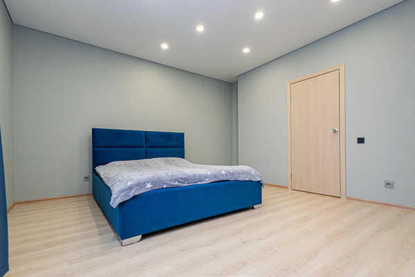 Продам трехкомнатную (3-комн.) квартиру, Революции ул, 48б, Пермь г