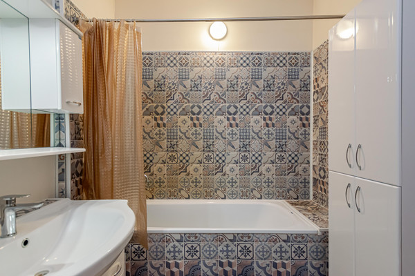 Продам трехкомнатную (3-комн.) квартиру, Революции ул, 48б, Пермь г