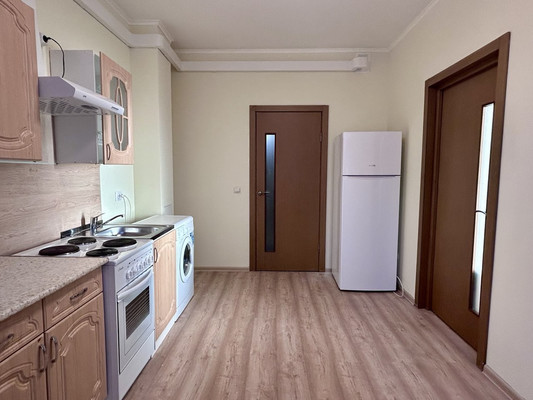 Продам трехкомнатную (3-комн.) квартиру, Охтинская аллея, 8, Мурино п