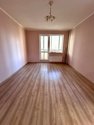 Продам трехкомнатную (3-комн.) квартиру, Охтинская аллея, 8, Мурино п