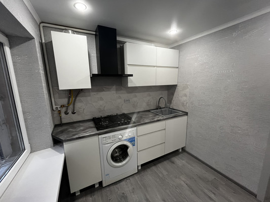 Продам трехкомнатную (3-комн.) квартиру, Т.Идарова ул, 214, Нальчик г