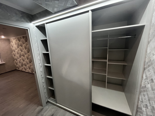 Продам трехкомнатную (3-комн.) квартиру, Т.Идарова ул, 214, Нальчик г