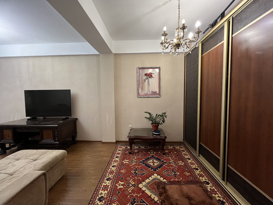 Продам однокомнатную (1-комн.) квартиру, Вузовское озеро ул, 17, Махачкала г