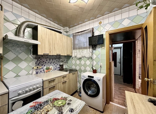 Продам однокомнатную (1-комн.) квартиру, Труда (Центральный р-н) ул, 4к1, Сочи г