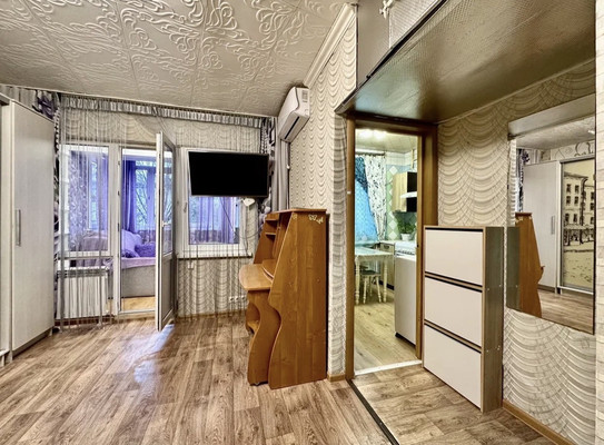 Продам однокомнатную (1-комн.) квартиру, Труда (Центральный р-н) ул, 4к1, Сочи г