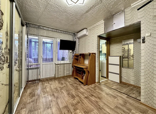 Продам однокомнатную (1-комн.) квартиру, Труда (Центральный р-н) ул, 4к1, Сочи г