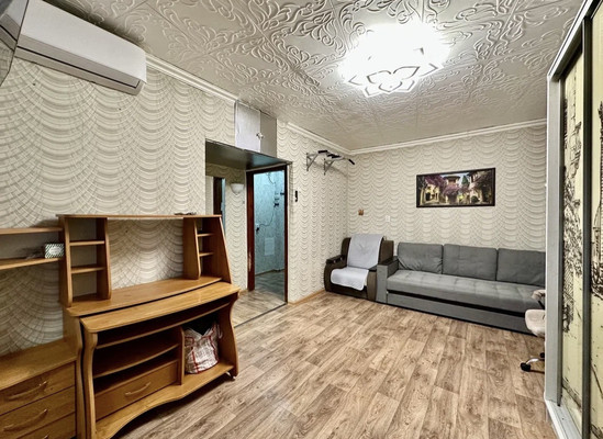 Продам однокомнатную (1-комн.) квартиру, Труда (Центральный р-н) ул, 4к1, Сочи г