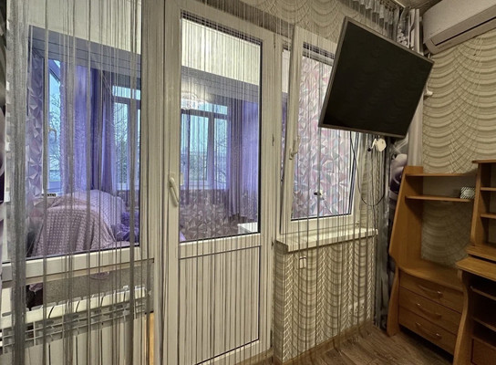 Продам однокомнатную (1-комн.) квартиру, Труда (Центральный р-н) ул, 4к1, Сочи г