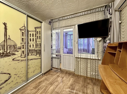 Продам однокомнатную (1-комн.) квартиру, Труда (Центральный р-н) ул, 4к1, Сочи г