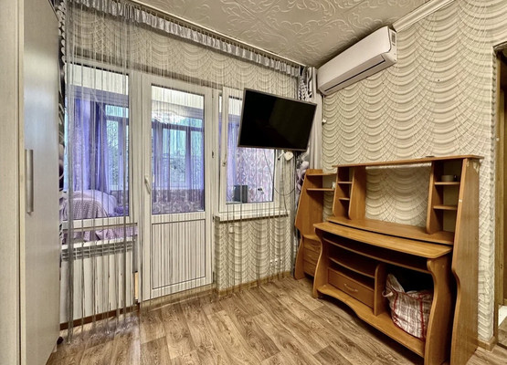 Продам однокомнатную (1-комн.) квартиру, Труда (Центральный р-н) ул, 4к1, Сочи г