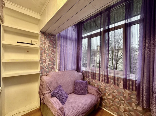 Продам однокомнатную (1-комн.) квартиру, Труда (Центральный р-н) ул, 4к1, Сочи г