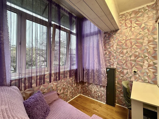 Продам однокомнатную (1-комн.) квартиру, Труда (Центральный р-н) ул, 4к1, Сочи г