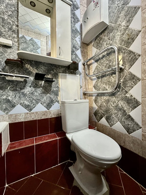 Продам однокомнатную (1-комн.) квартиру, Труда (Центральный р-н) ул, 4к1, Сочи г