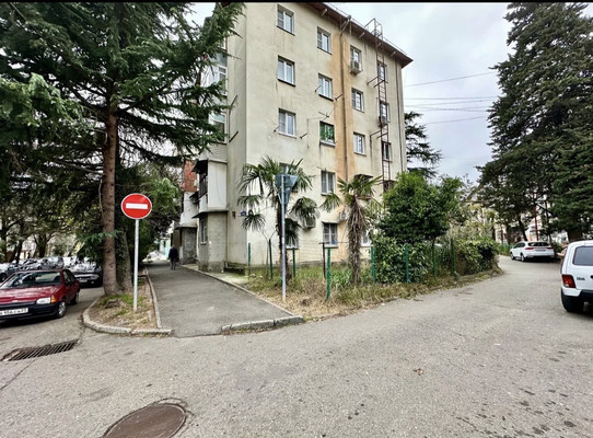 Продам однокомнатную (1-комн.) квартиру, Труда (Центральный р-н) ул, 4к1, Сочи г