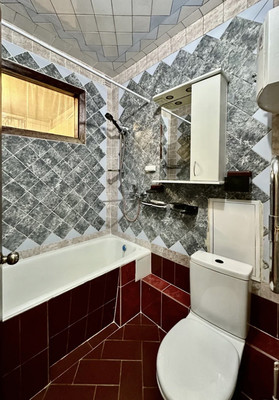 Продам однокомнатную (1-комн.) квартиру, Труда (Центральный р-н) ул, 4к1, Сочи г