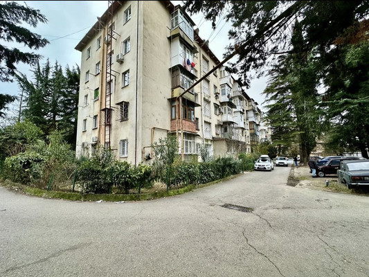 Продам однокомнатную (1-комн.) квартиру, Труда (Центральный р-н) ул, 4к1, Сочи г